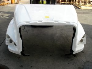 Aftermarket Freightliner Cascadia Hood