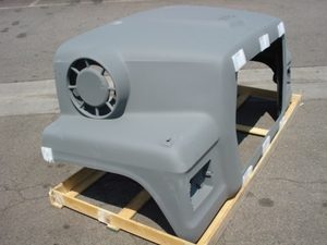 Ford L8000 / L9000 Hood