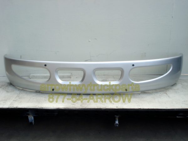 International / Navistar 8600 Bumper.Painted Large Tow Holes