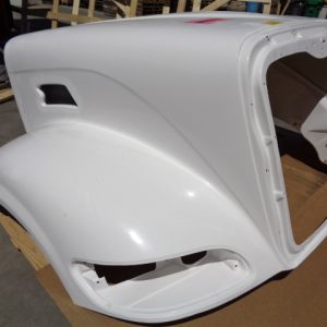 Peterbilt 386 Aftermarket Redesigned Hood