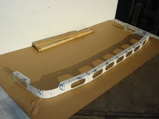 Bumpermaker Freightliner 2005 - 2007 Century Class & 1998 - 2007 Columbia Air Dam-Spolier Bumpermaker Freightliner 2005 - 2007 Century Class & 1998 - 2007 Columbia Air Dam-Spolier